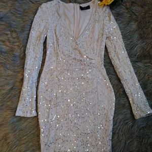 ⭐️Gold-Sequin Fitted Dress